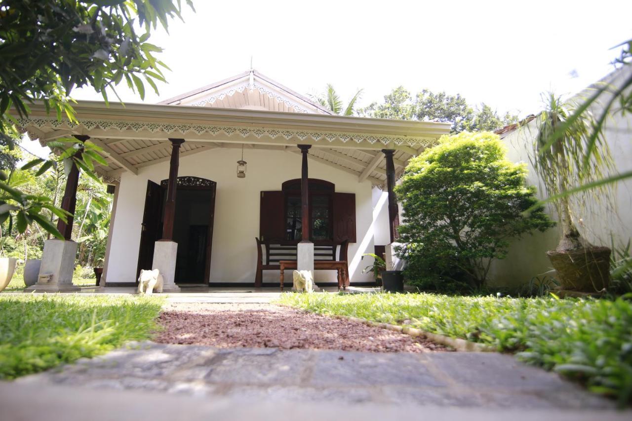 Villa Lotus 히카두와 외부 사진