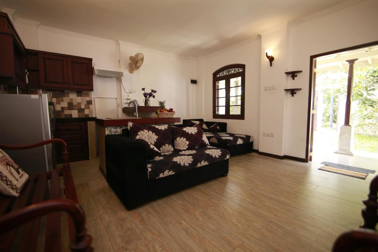 Villa Lotus 히카두와 외부 사진